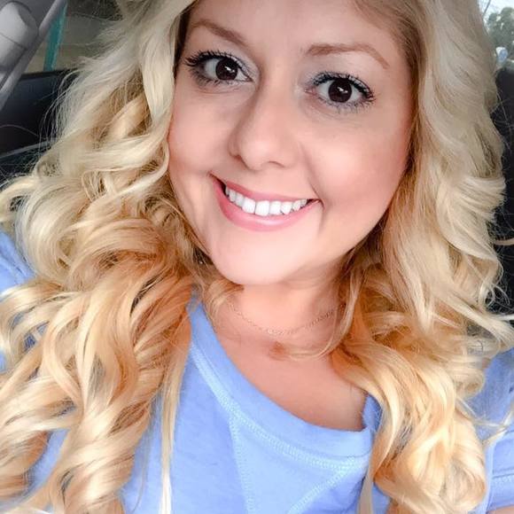 Meet your Posher, Esmeralda - Picture 1 of 1